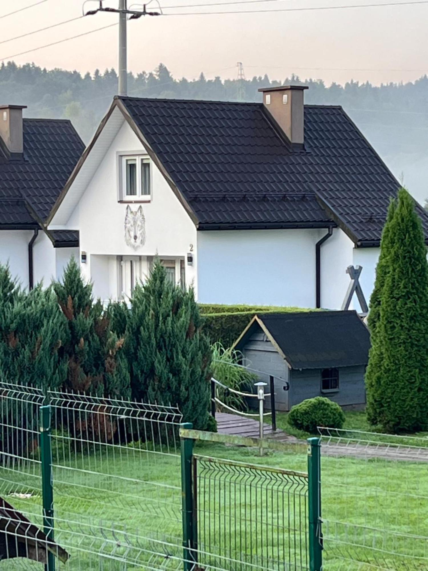Domki Nad Stawem Uherce Uherce Mineralne Exteriör bild